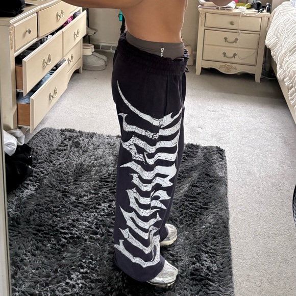 YoungLA Black Sweatpants with White Graphic - Picture 2 of 2